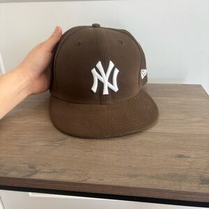 New Era New York Yankees Dark Brown Cap with White Emblem size 7 1/2